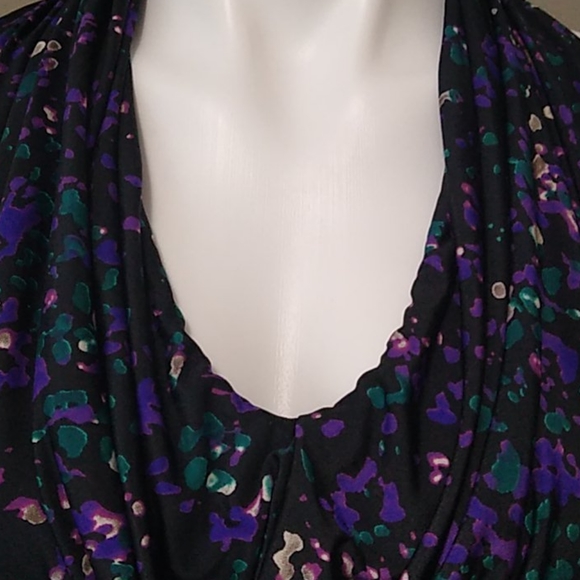 Guess halter v-neck black tank top size small - Picture 4 of 12